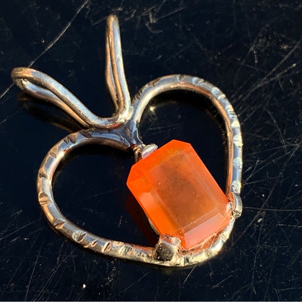 Hand-crafted Mexican Jelly Fire Opal 925 Sterling Silver Pendant - Picture 17 of 17